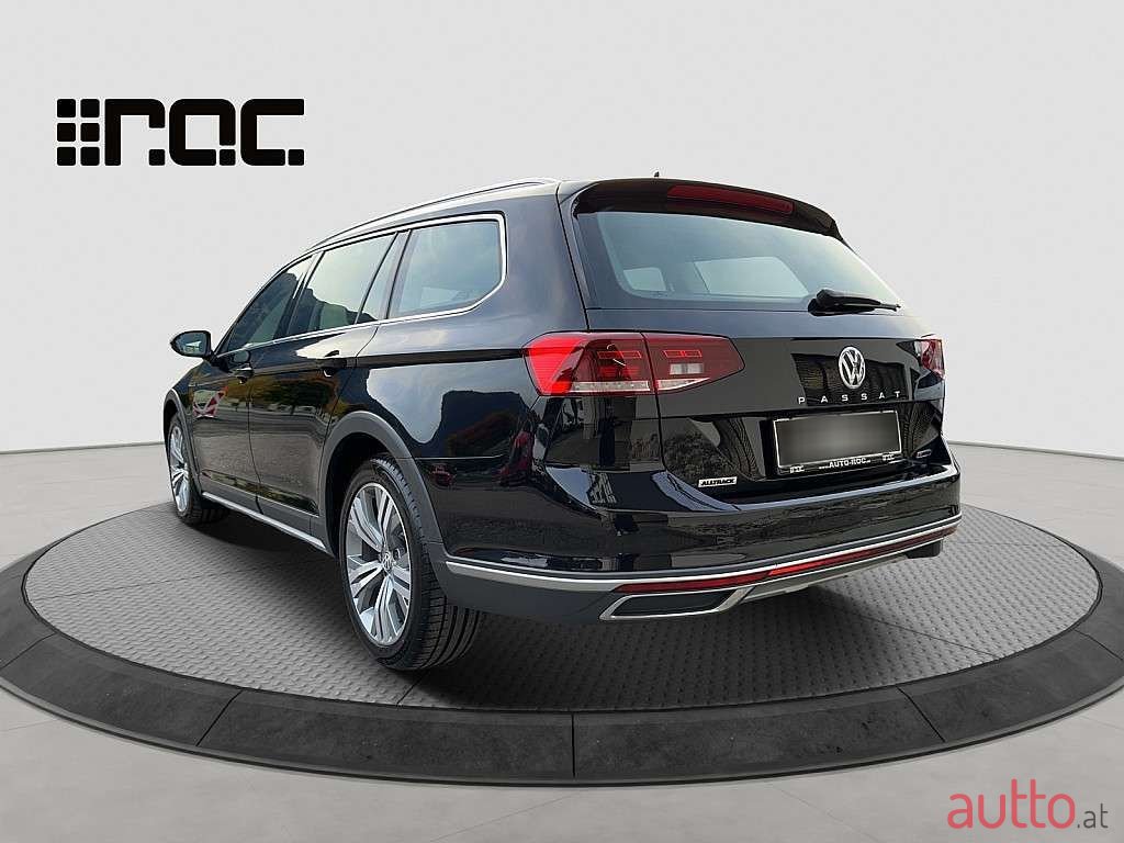 2019' Volkswagen Passat photo #3