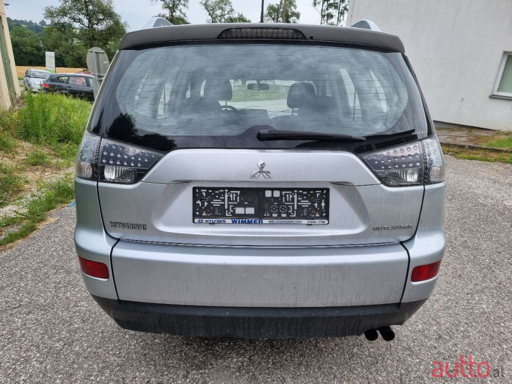 2007' Mitsubishi Outlander photo #6