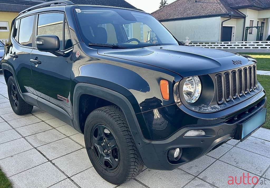 2016' Jeep Renegade photo #6
