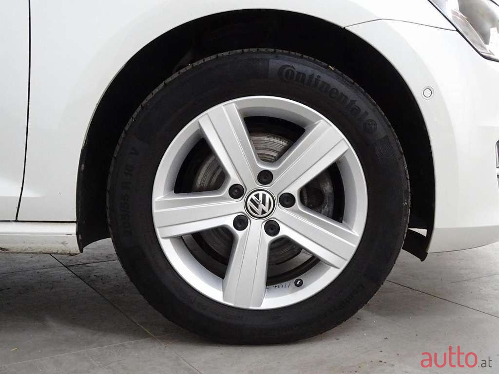 2013' Volkswagen Golf photo #4