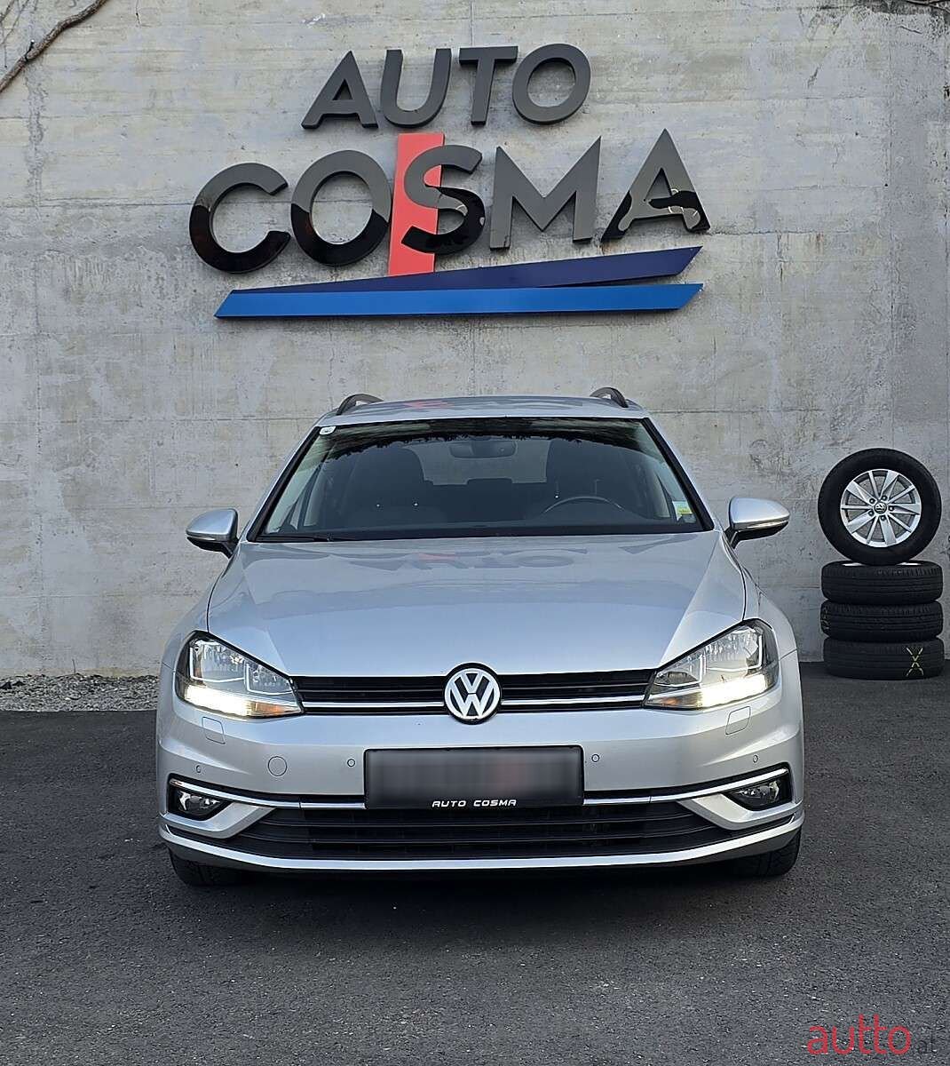 2019' Volkswagen Golf photo #2