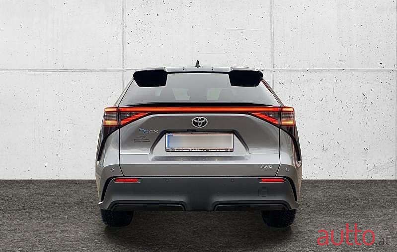 2022' Toyota bZ4X photo #6