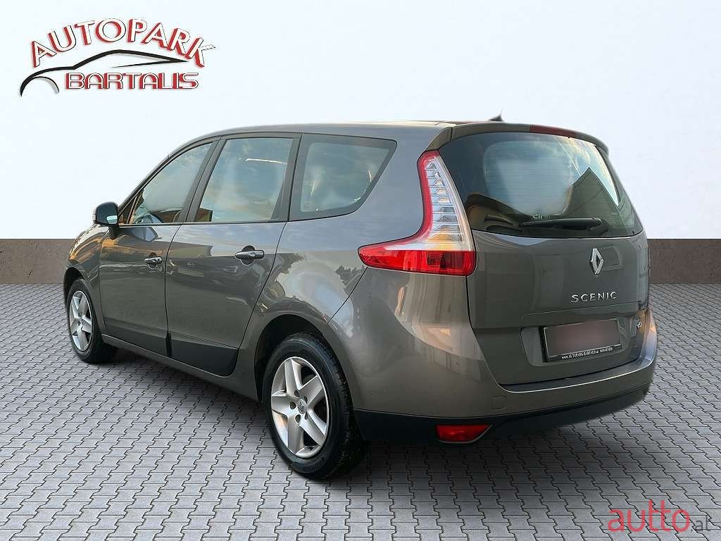 2012' Renault Grand Scenic photo #5