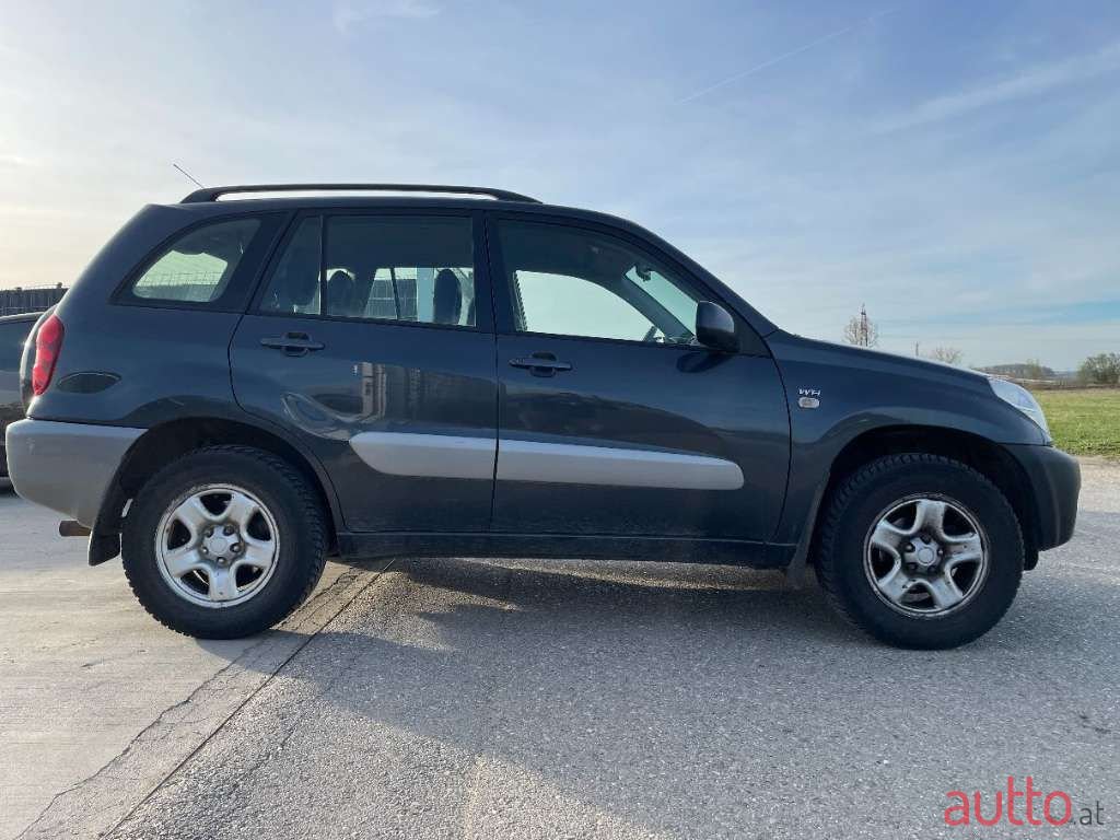 2005' Toyota RAV4 photo #6
