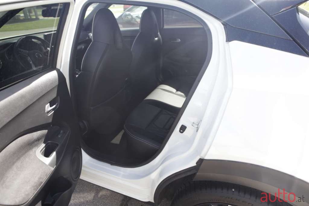 2021' Nissan Juke photo #6