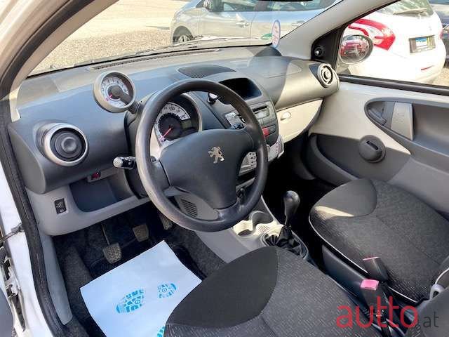 2010' Peugeot 107 photo #5