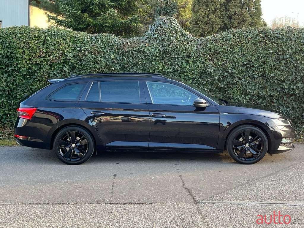 2021' Skoda Superb photo #3