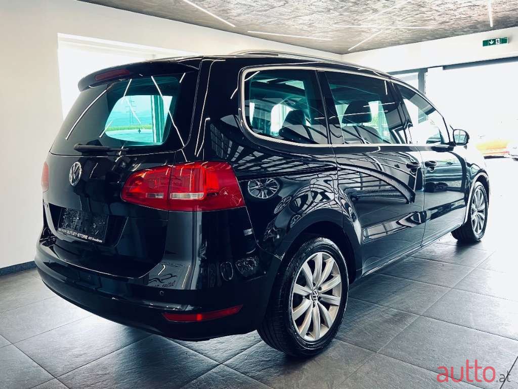 2011' Volkswagen Sharan photo #4