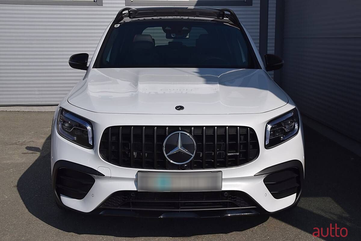 2024' Mercedes-Benz GLB photo #3