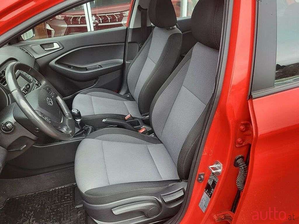 2020' Hyundai i20 photo #6