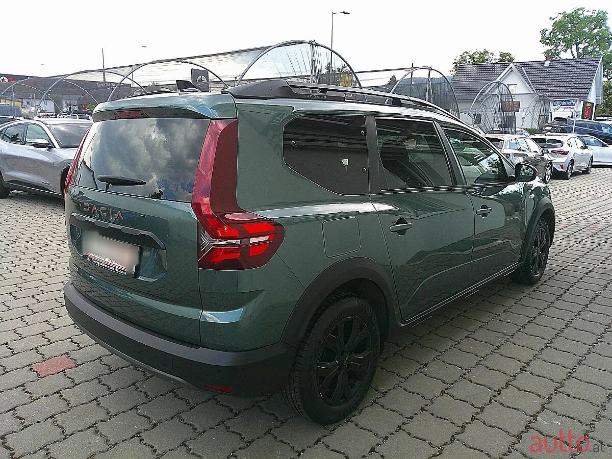2023' Dacia Jogger photo #6