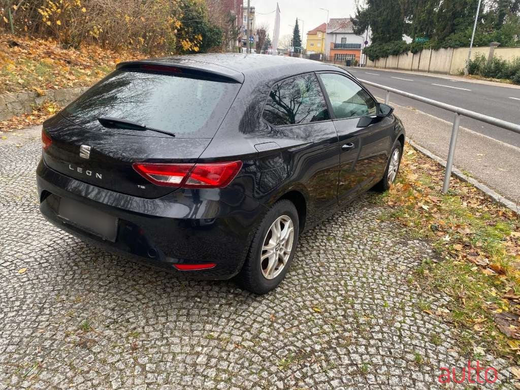 2013' SEAT Leon photo #4