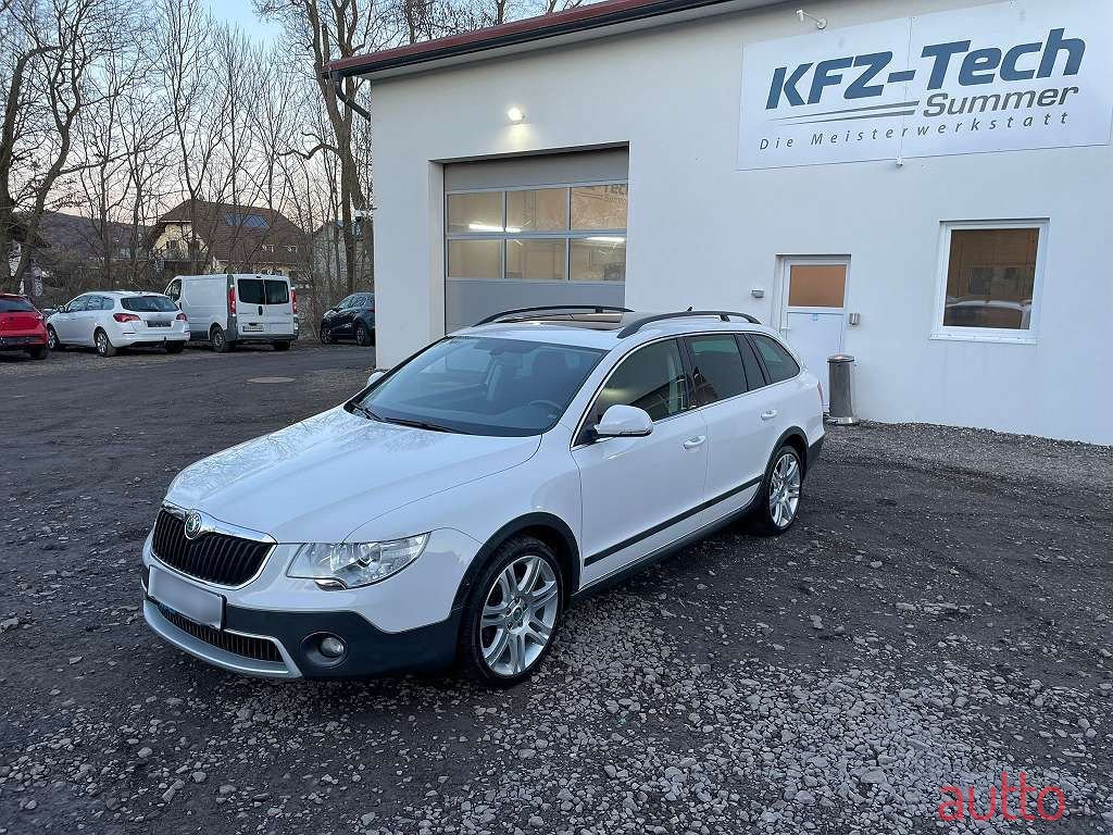 2012' Skoda Superb photo #1