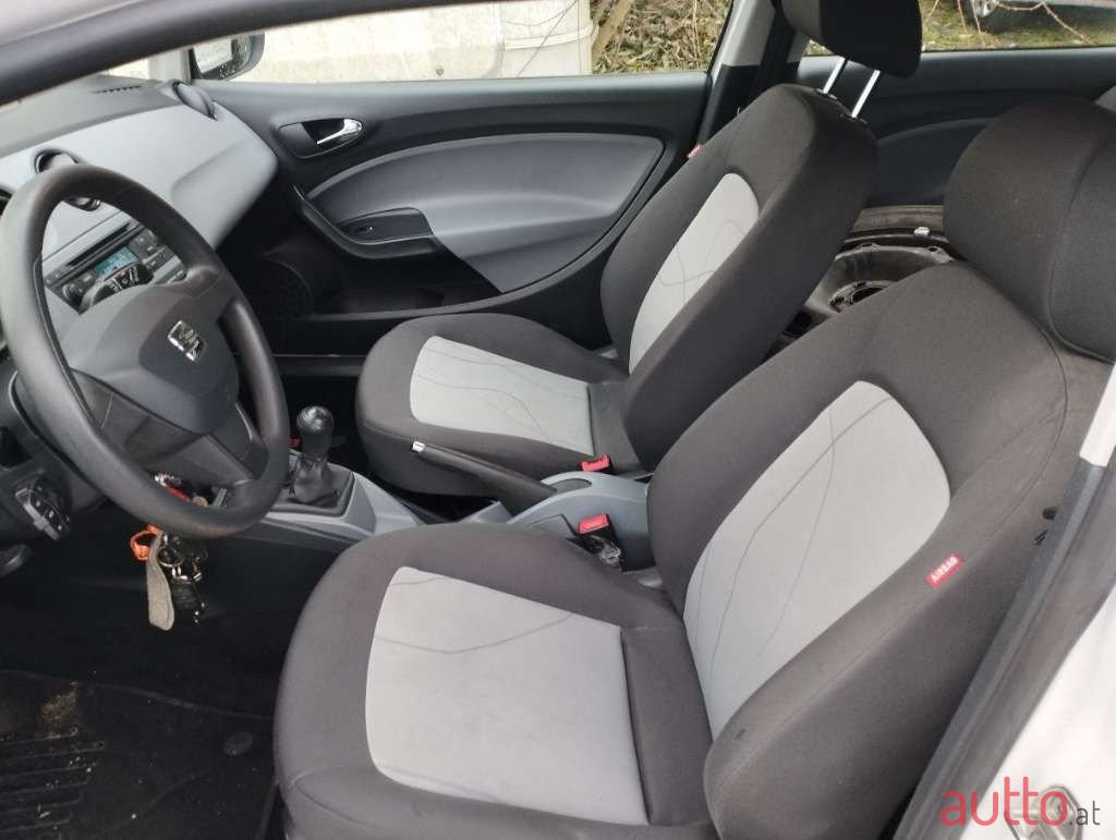2015' SEAT Ibiza photo #4
