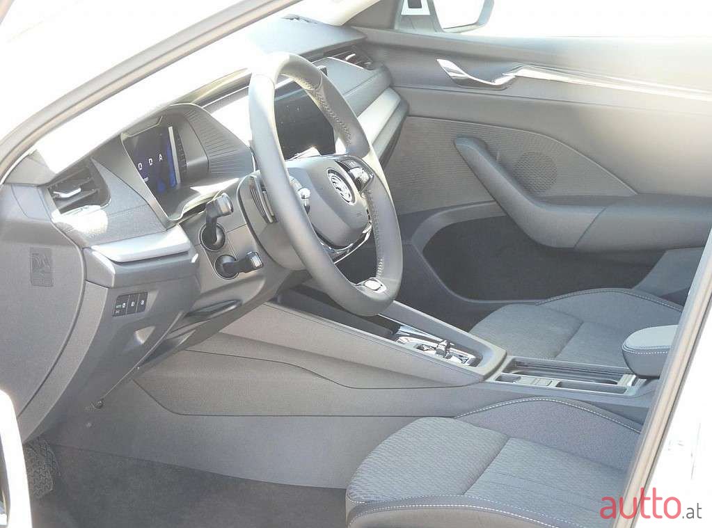 2022' Skoda Octavia photo #4
