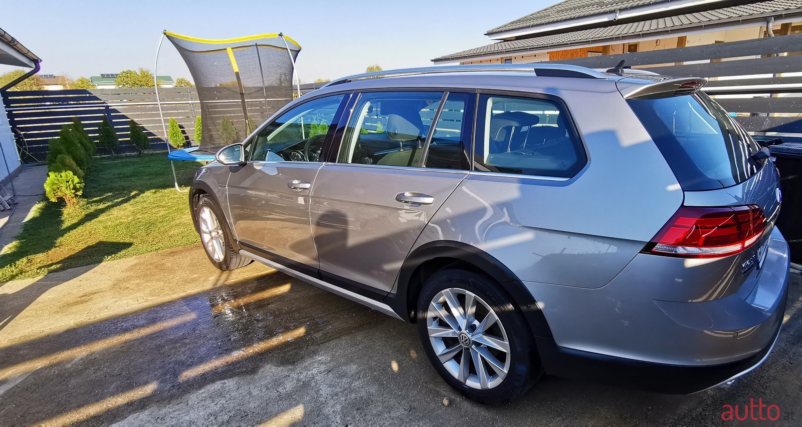 2018' Volkswagen Golf photo #4