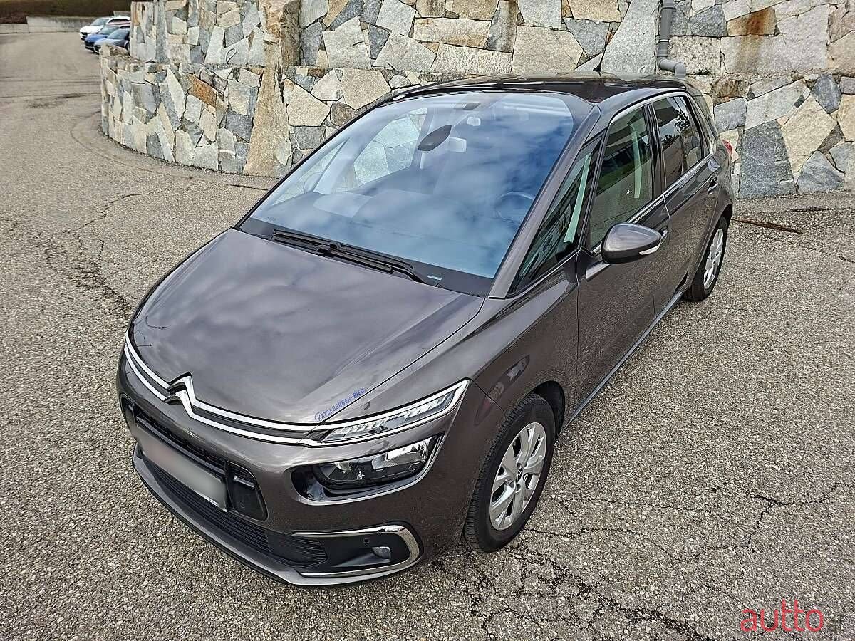 2017' Citroen C4 Picasso photo #2