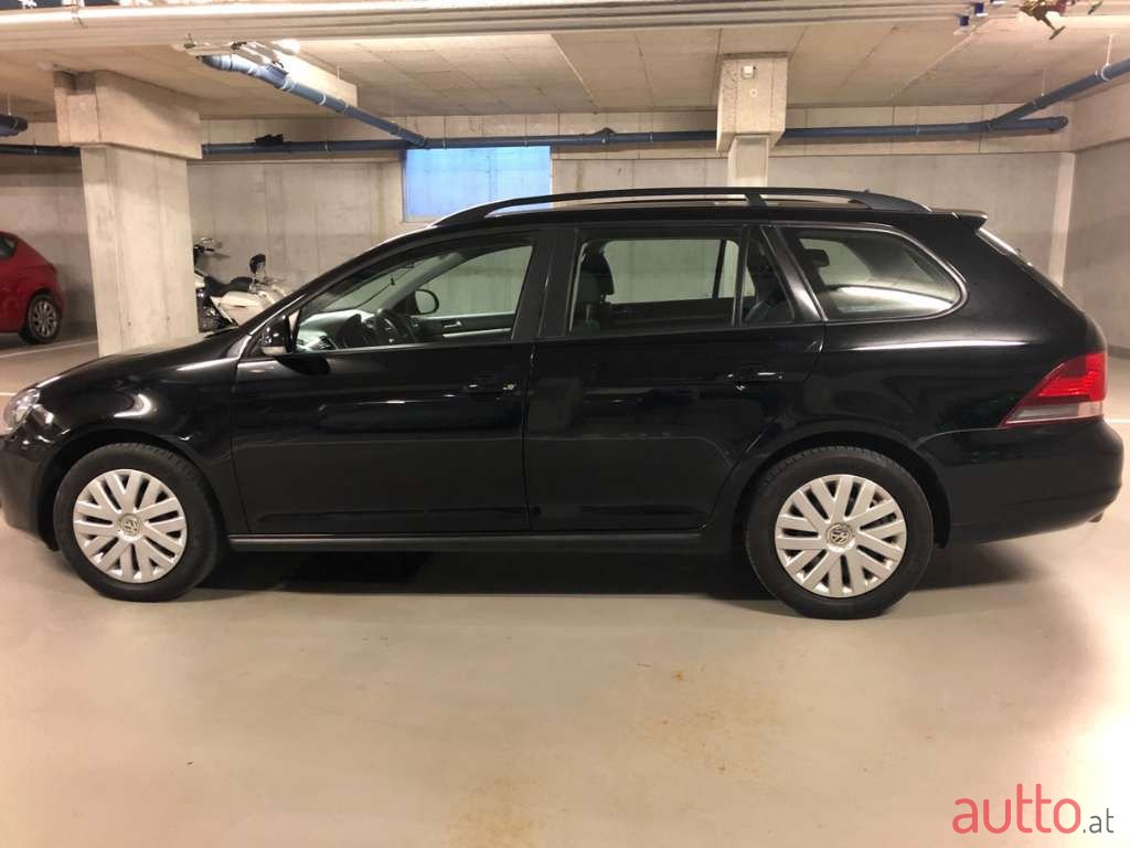 2012' Volkswagen Golf photo #2