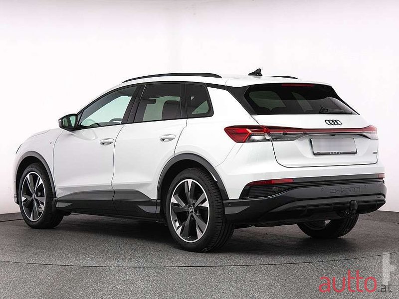 2023' Audi Q4 photo #3