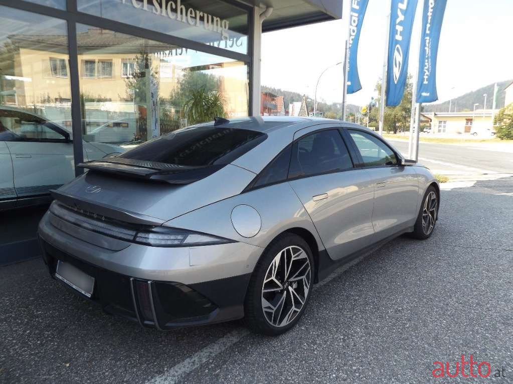 2023' Hyundai Ioniq 6 photo #2