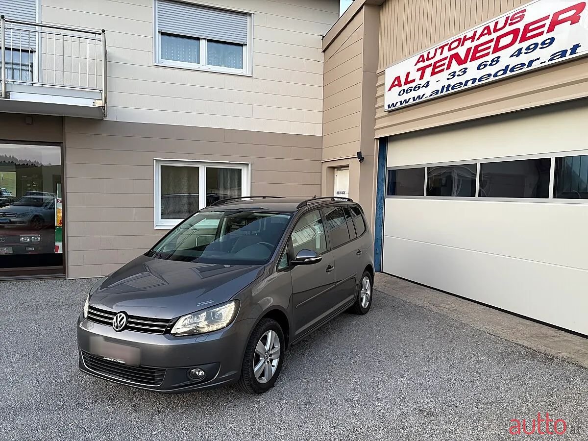 2012' Volkswagen Touran photo #2