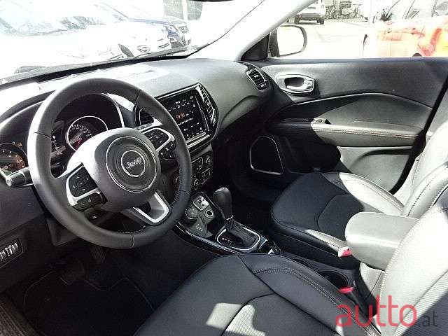 2020' Jeep Compass photo #3