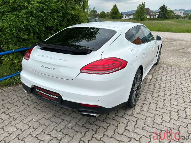 2015' Porsche Panamera photo #6