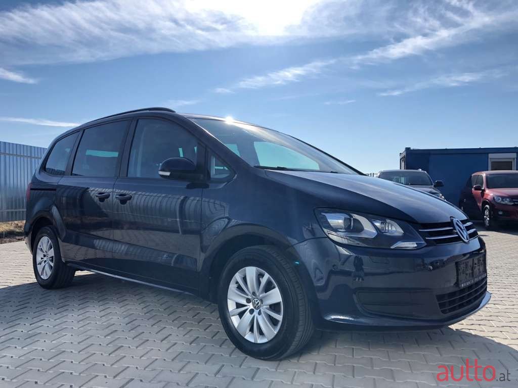 2012' Volkswagen Sharan photo #2