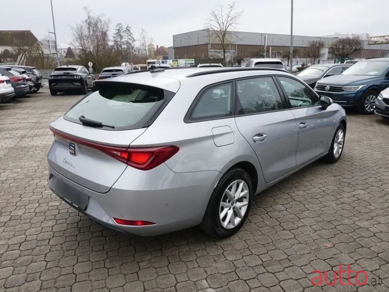 2022' SEAT Leon photo #3