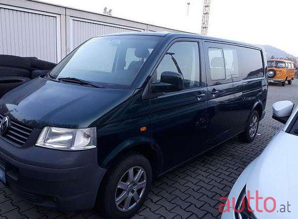 2005' Volkswagen Caravelle photo #1