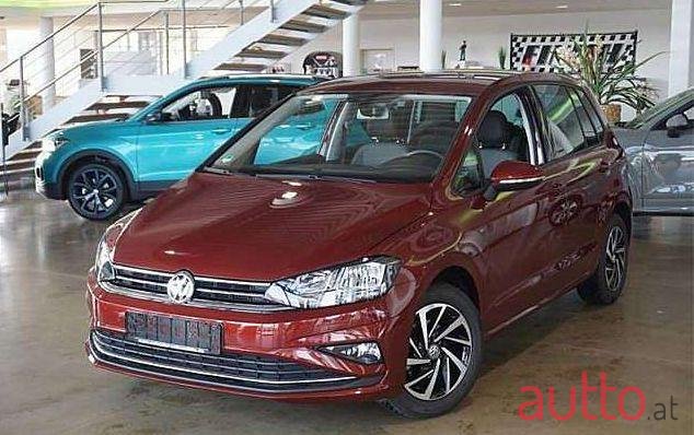 2018' Volkswagen Golf photo #1