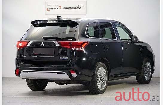 2018' Mitsubishi Outlander photo #3