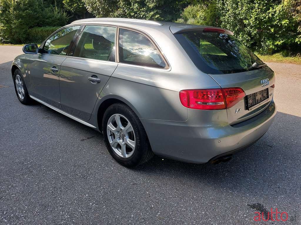 2011' Audi A4 photo #3