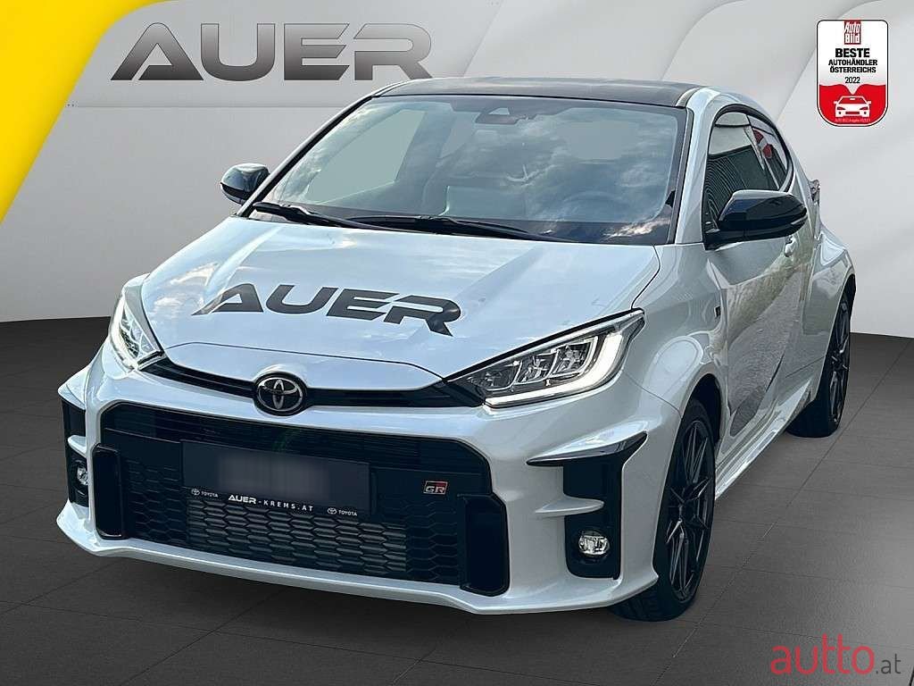 2024' Toyota Yaris photo #1