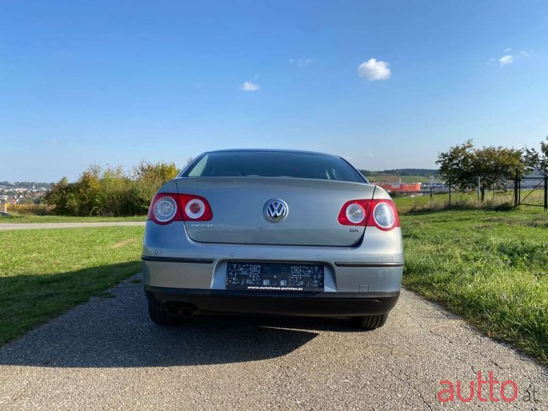 2010' Volkswagen Passat photo #5