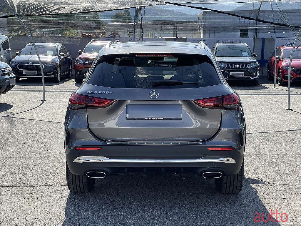 2021' Mercedes-Benz Gla-Klasse photo #4