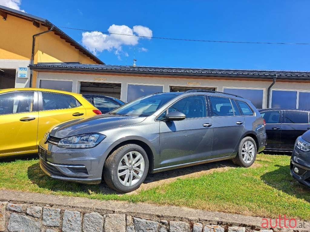 2018' Volkswagen Golf photo #1