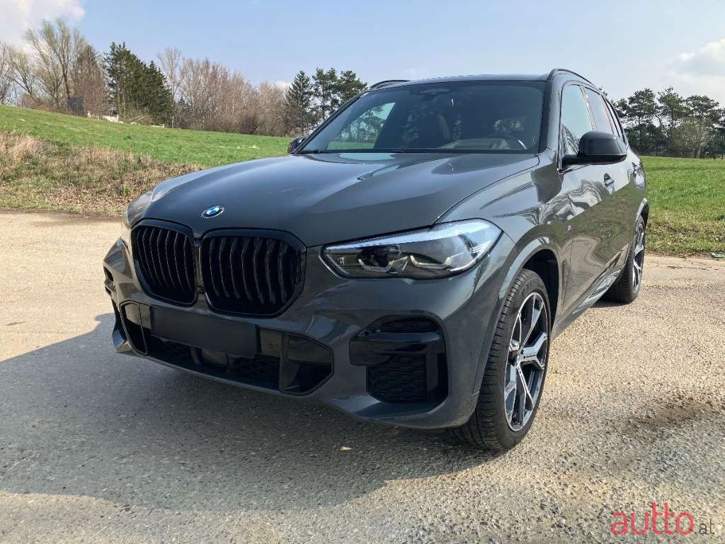 2022' BMW X5 photo #1