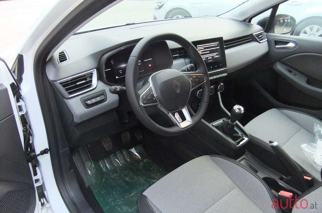 2024' Renault Clio photo #6