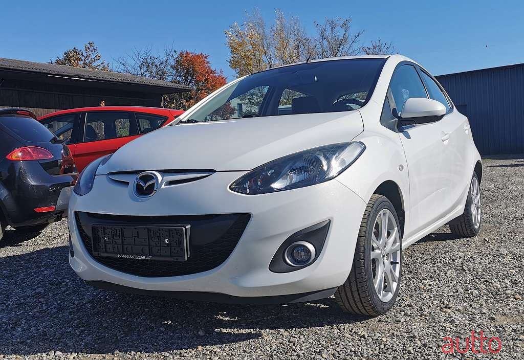 2013' Mazda Mazda2 photo #1