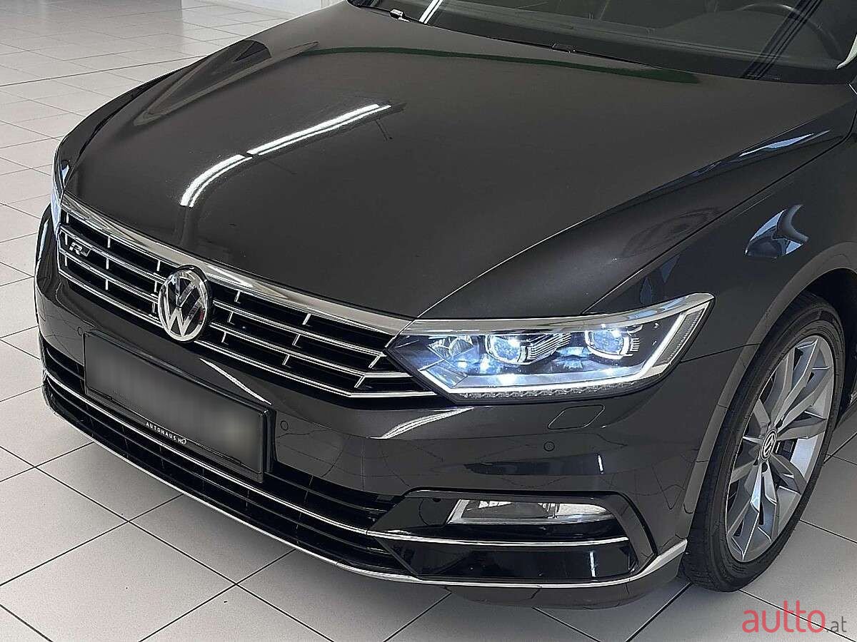 2017' Volkswagen Passat photo #6