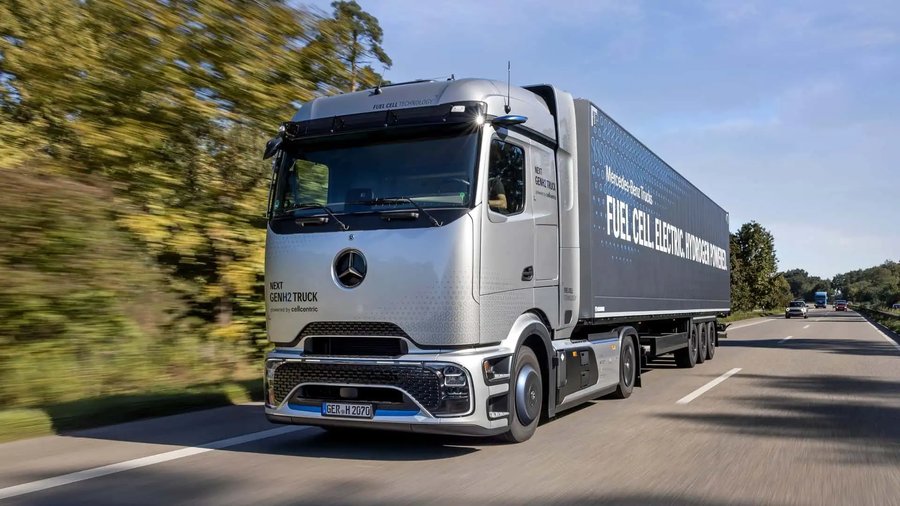 Mercedes-Benz Pushes Hydrogen Semi Truck Toward Production With 100-Unit Run