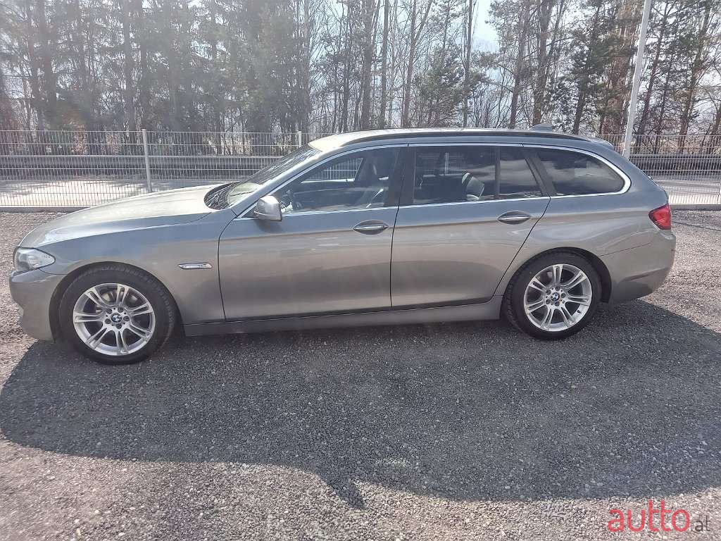 2012' BMW 5Er-Reihe photo #2