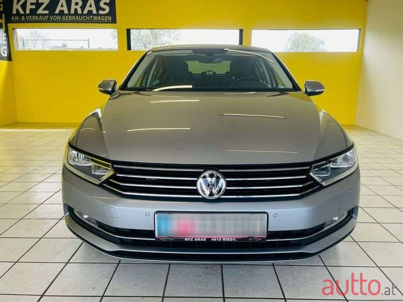 2019' Volkswagen Passat photo #4