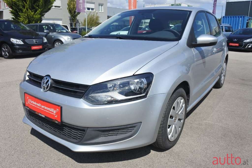 2010' Volkswagen Polo photo #1