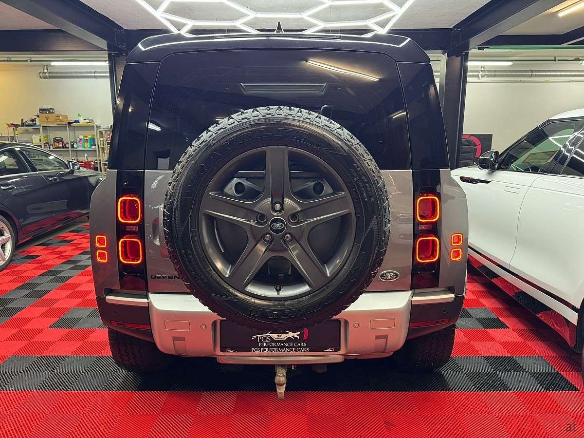 2022' Land Rover Defender photo #5