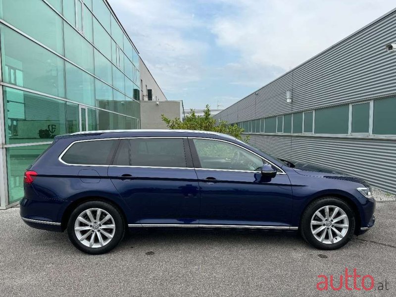 2017' Volkswagen Passat photo #4