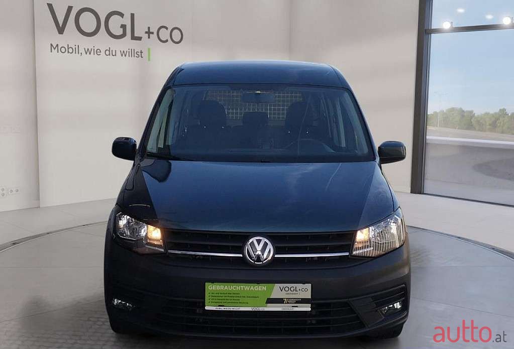 2015' Volkswagen Caddy photo #6