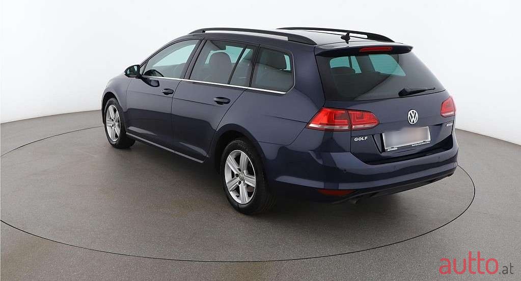 2016' Volkswagen Golf photo #3