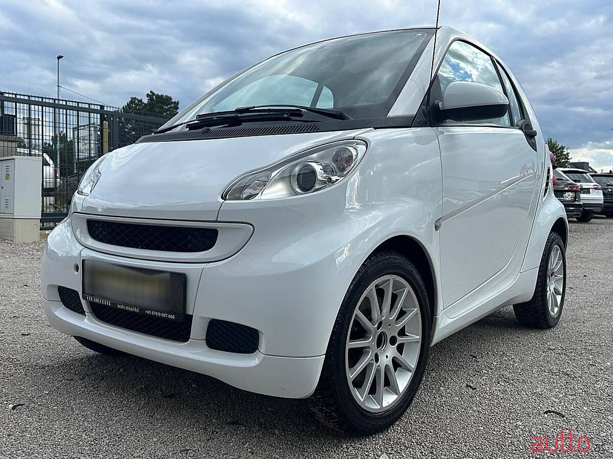 2011' Smart Fortwo photo #2